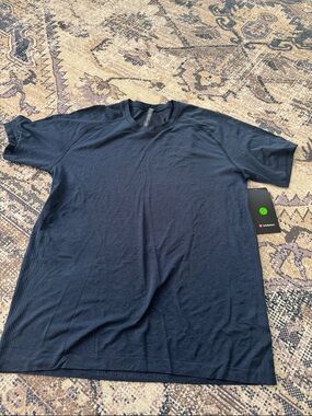 Lululemon metal vent shirt